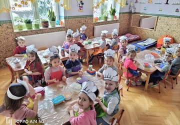 Przedszkolaki świętują Międzynarodowy Dzień Pizzy